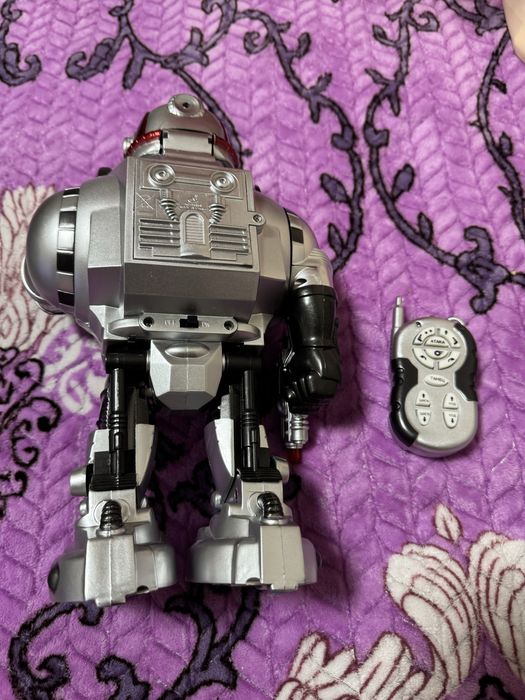 Іграшка «Робот»