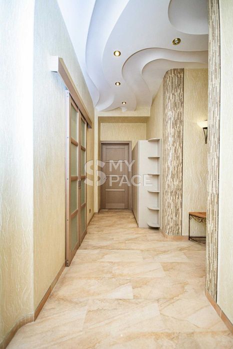 Коновальця Алмазова ЖК Митець 2к Якісна  74.3 м² Печерськ Центр