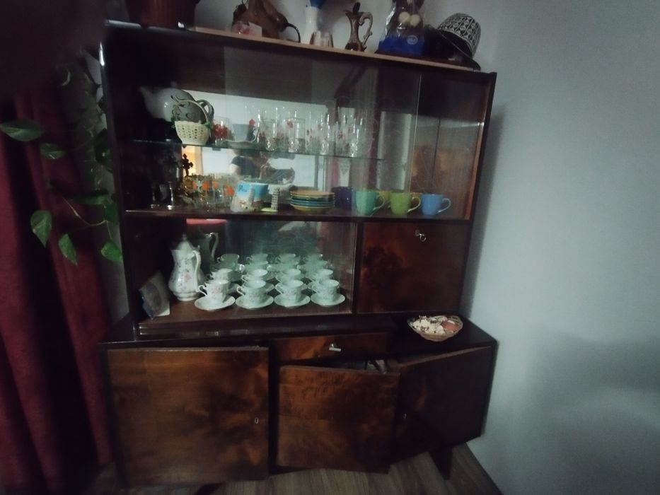 Kredens pokojowy wysoki połysk