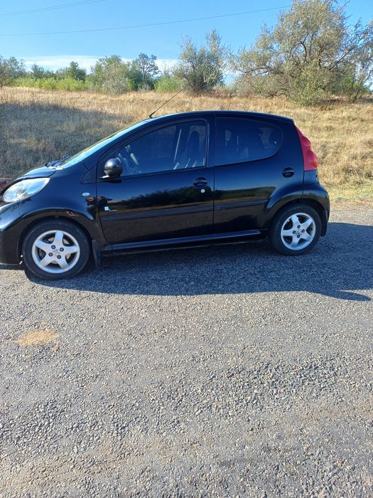 Продам своє авто Peugeot 107