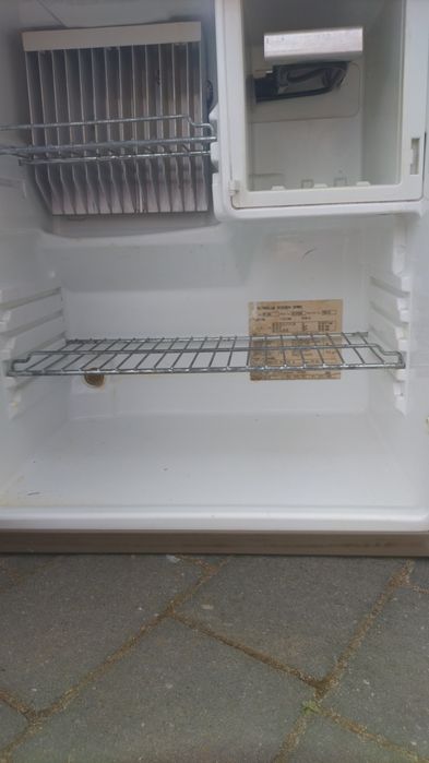 Sprzedam sprawną lodówkę do przyczepy kempingowej lub kampera