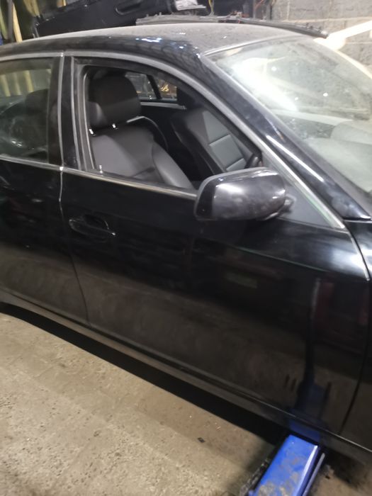 BMW E60 E61 lift drzwi prawe przód Shwarz 2 668