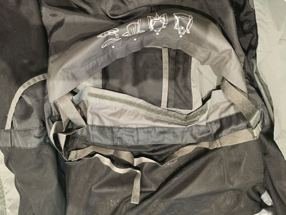 Kurtka przeciwdeszczowa l 40