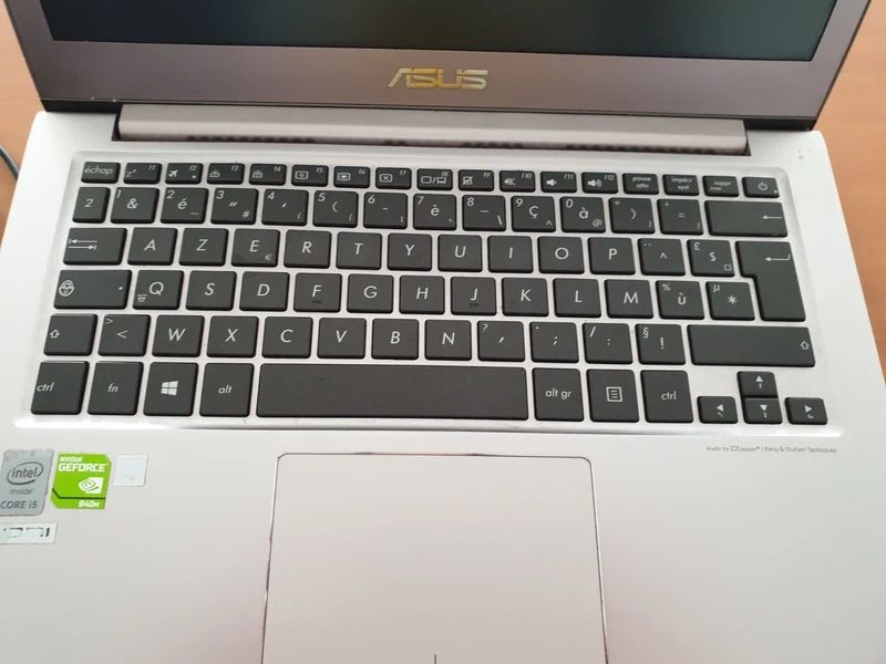 Portátil ASUS UX303L i5