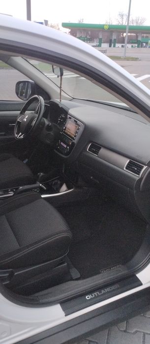 Mitsubishi Outlander 3