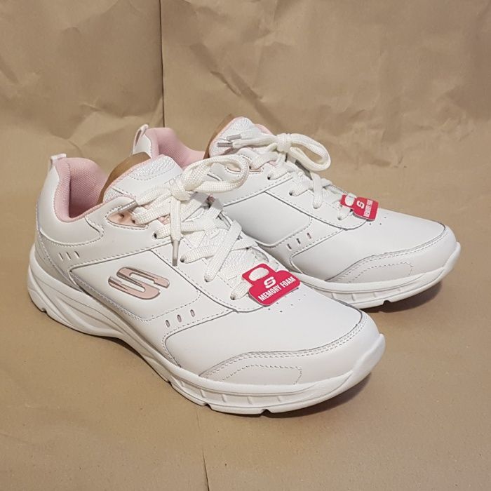 White skechers 2024 memory foam