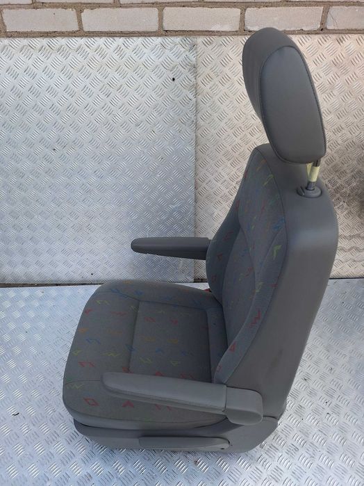 Fotel Lewy Przód Kierowcy Podłokietniki Vw Transporter T5 Lift T6 Caravelle