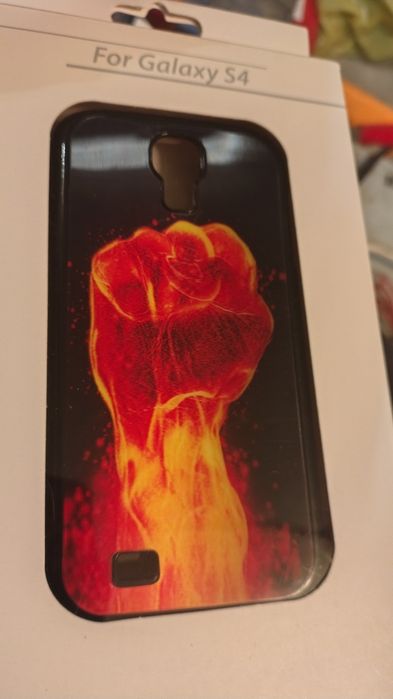 Etui Galaxy S4 3d zaciśnięta pięść