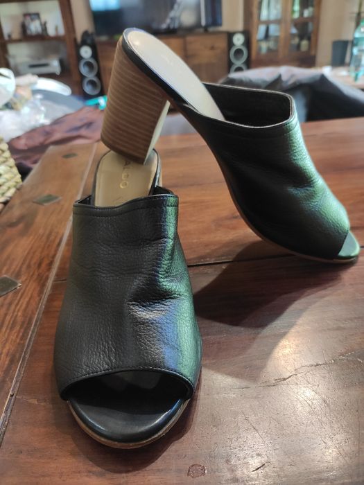 Кожаные Шлепки черные и желтые