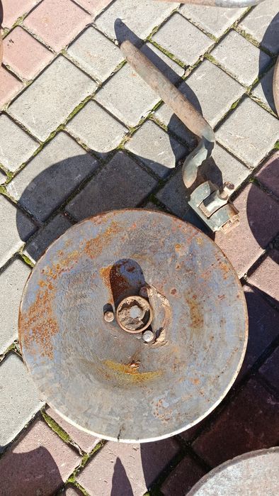 Відрізані колеса до плуга