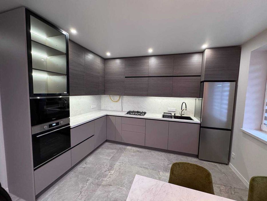 Оренда нового будинку є територія просторий Зимна Вода перша здача