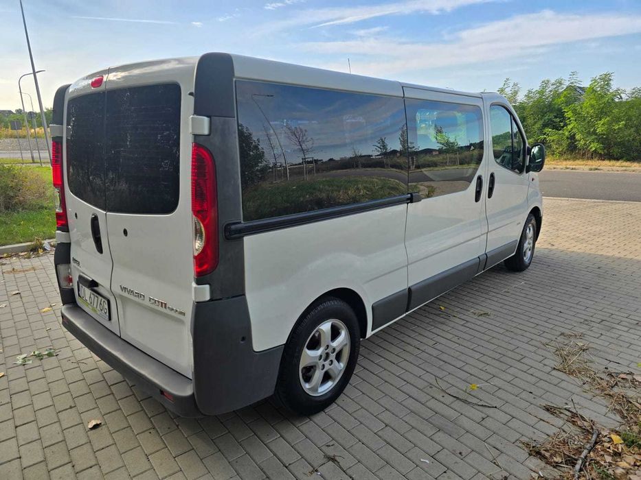 Opel Vivaro 9 osobowe 2.0