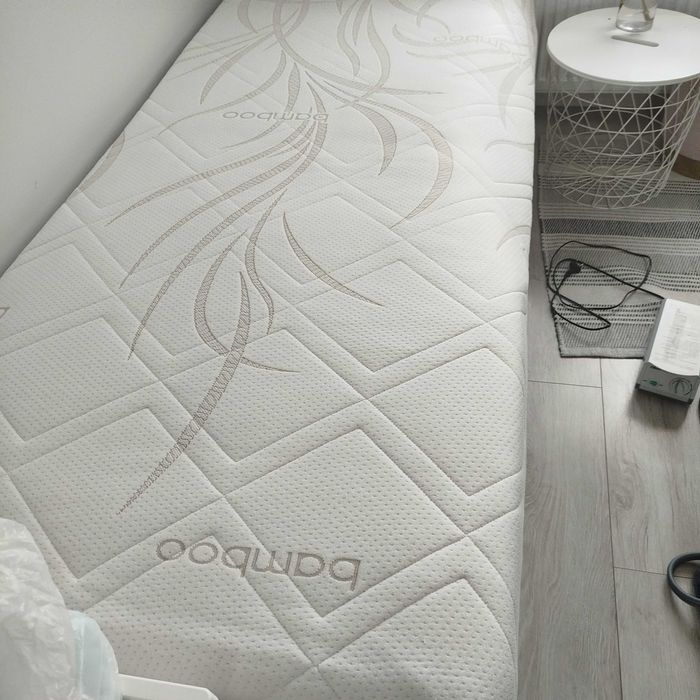 Łóżko Jysk używane w dobrym stanie