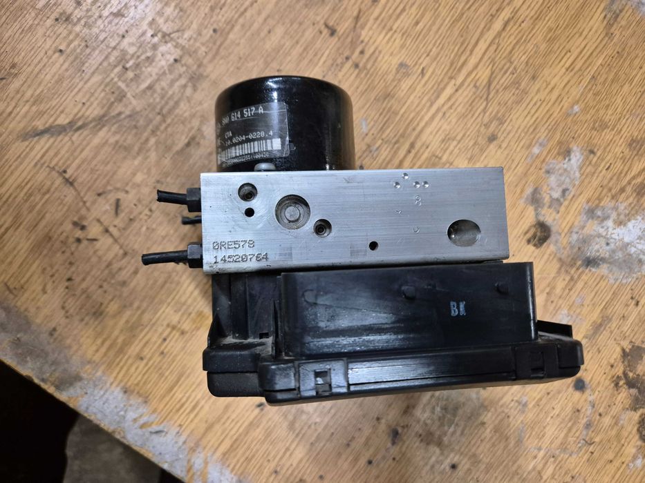 Audi s3 8l pompa hamulcowa audi s3 8l bam pompa abs 379e pompka abs