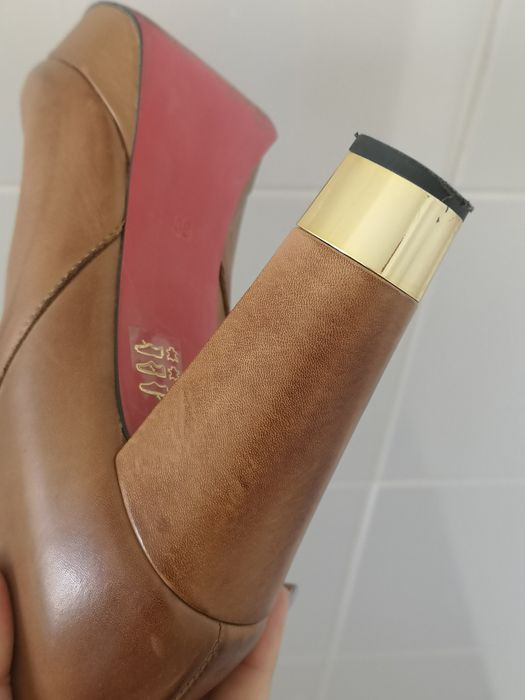 Botas de pele genuína 100%, fabricadas em Portugal.