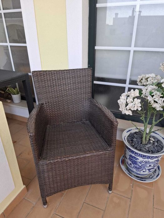 Conjunto mesa e cadeiras exterior