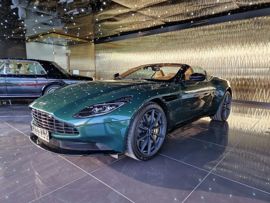 Aston Martin DB11 Volante V8