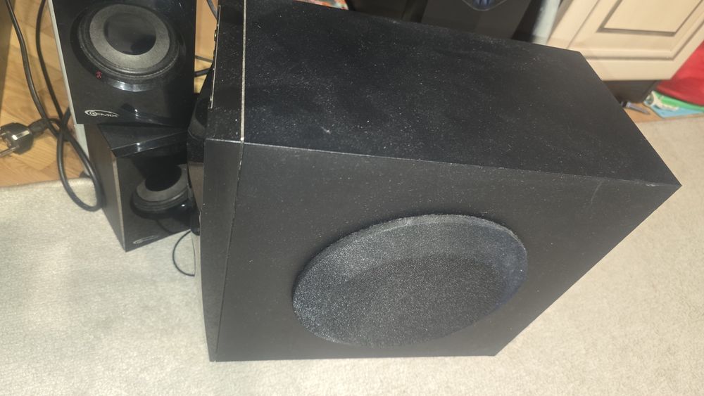 Музичний центр, акустична система