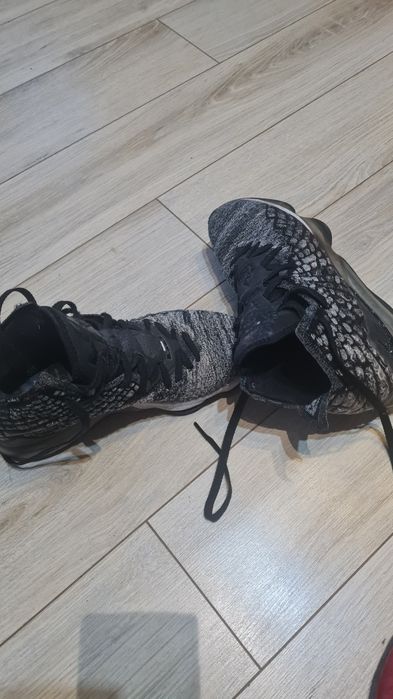 Na sprzedaż fajne buty sportowe