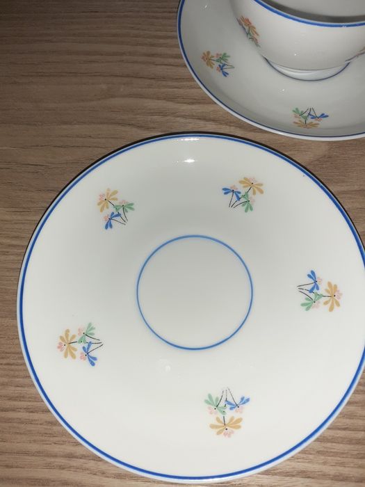 Conjunto de chá branco com flores. Vista Alegre