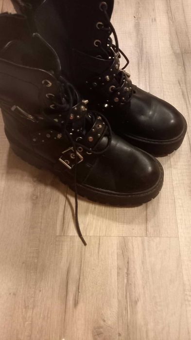 Botas cor preta 39