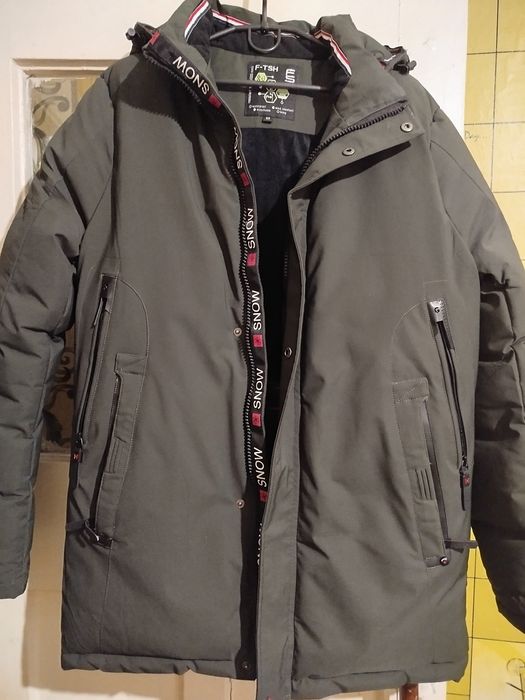 Продаж чоловічої куртки