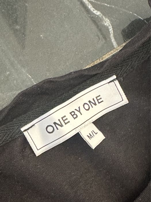 Футболка one by one