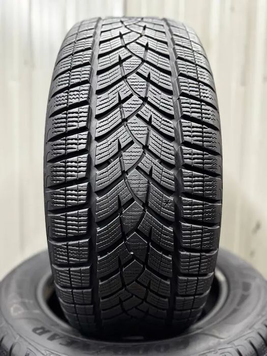 Шини бу 235 55 R17 Goodyear UltraGrip Performance