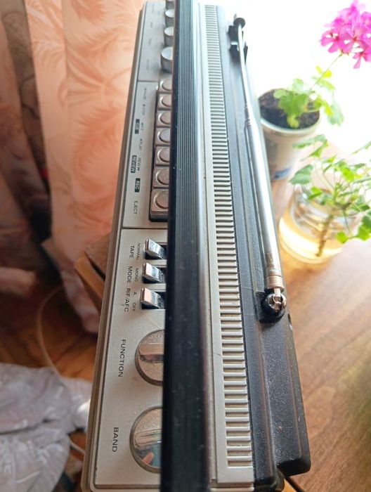 Магнітофон Hitachi TRK-8100E
