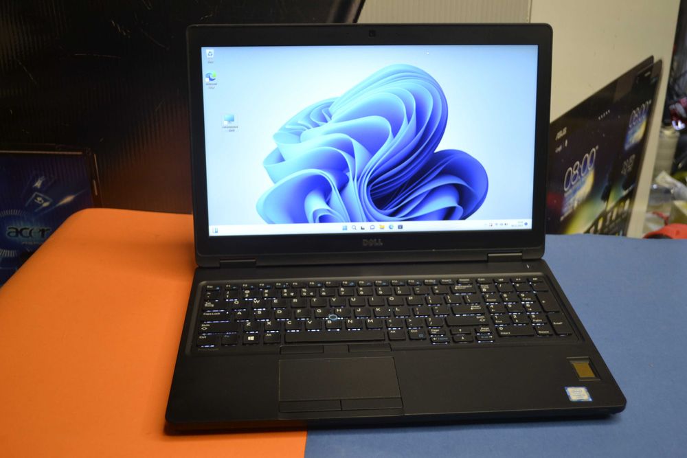 Laptop DELL PRECISION 3520, i7-6820HQ, 8gb, 256SSD, NVIDIA 15,6c FHD