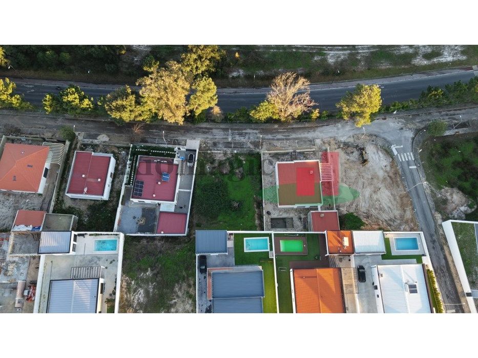 Lote Urbano com Projeto Aprovado***RIOMAGIC*** — Rio Maior, Santarém