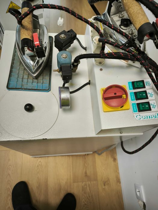 tábua de passar a ferro com caldeira e 2 ferros - industrial