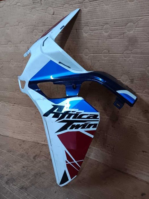 Carenagem lateral esquerda Honda CRF1100 Africa Twin