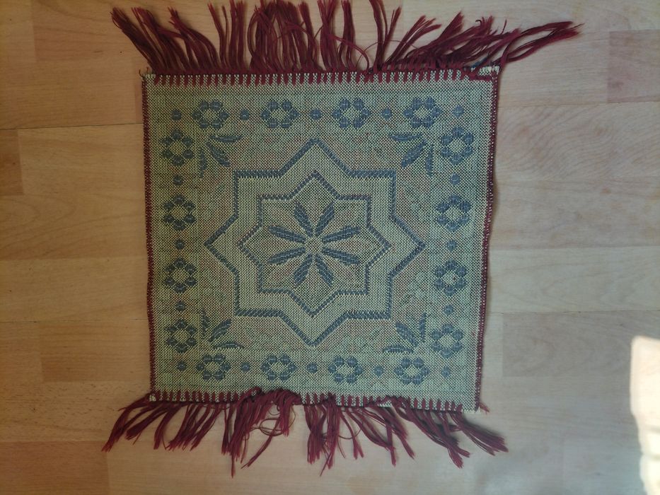 Dywanik z frędzlami modlitewnik