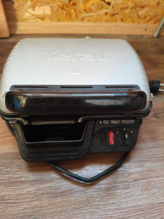 Продам грильницю Tefal модель G03-M
