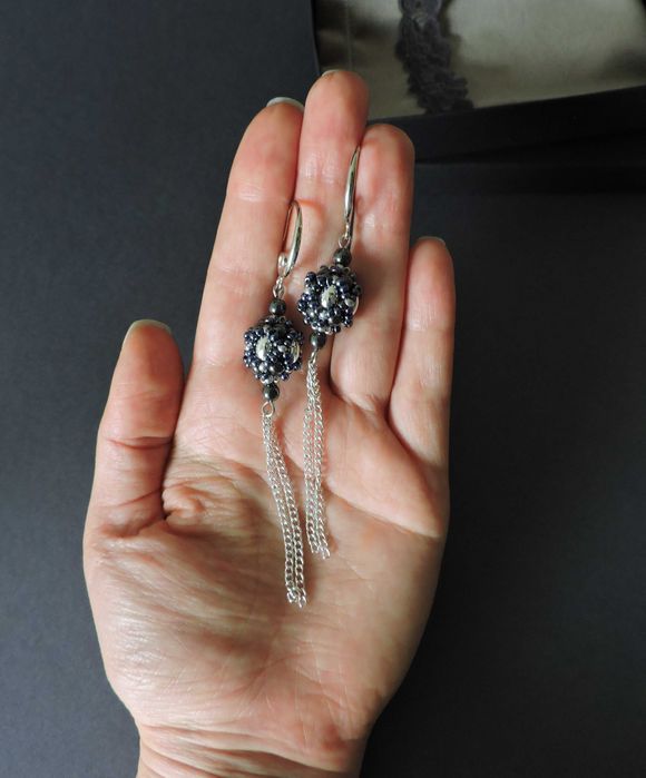 Сережки кульки з ланцюжком сріблясті довгі сережки ручна робота