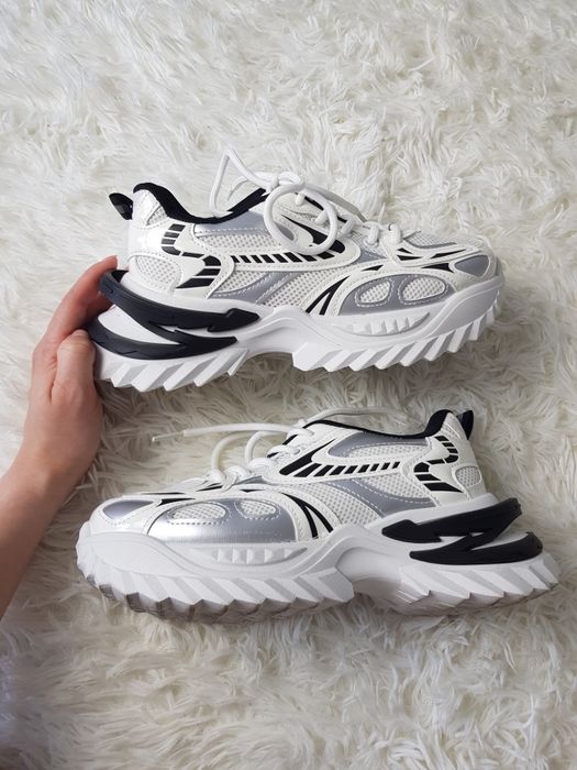 Białe sneakersy miejskie buty sportowe białe 90 00 style y2k pinterest