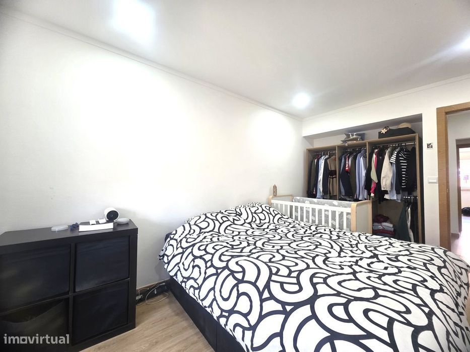 Fantástico Apartamento T2 no Centro da Amadora