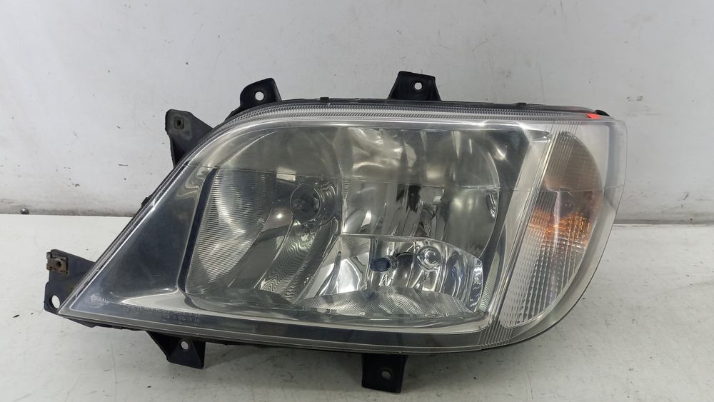 Фара левая Mercedes Sprinter W909 2003-2019 A9098200661