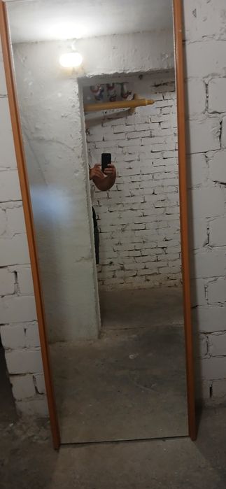 Duże lustro na płycie