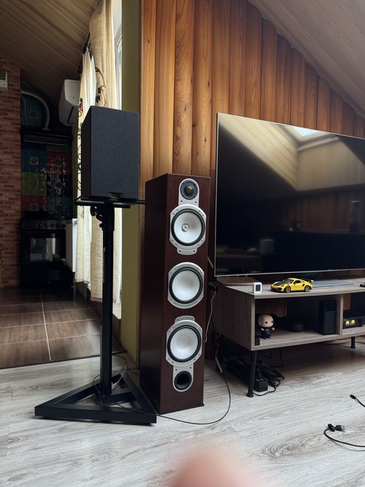 Soundking Підставка для студійних моніторів стійки