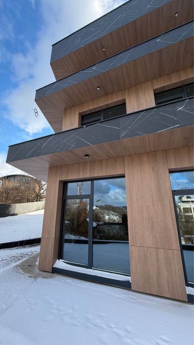 Продажа здания на Печерске, Ломаковская ( Мичурина ) 55, Вид Лавра.