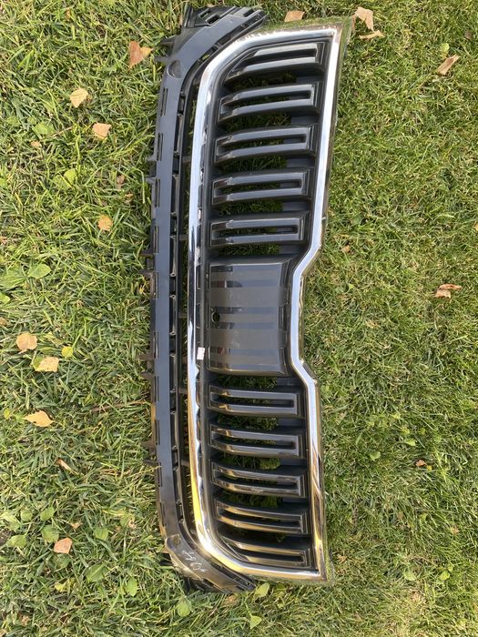 Решітка радіатора Skoda Kodiaq Оригінал 565853653A