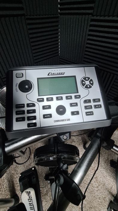 Bateria electrónica Carlsbro CSD-500 + amplificador Aroma ADX-20