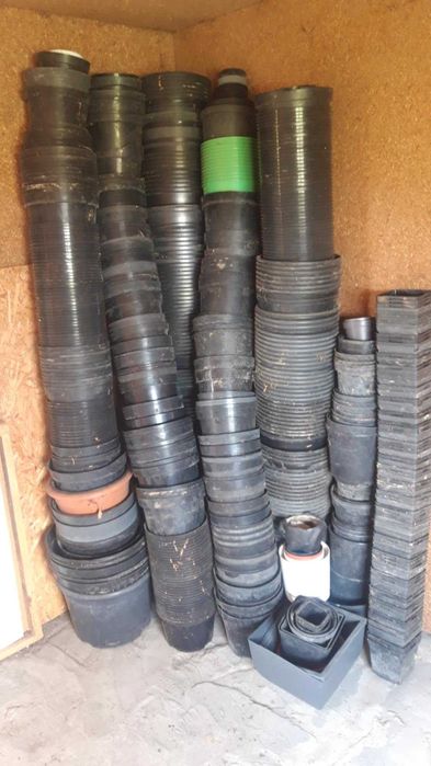 duże donice plastikowe, różne wielkości
