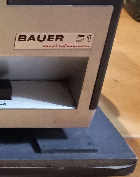 Bauer S1 Slide Projector with Autofocus64737897132033122