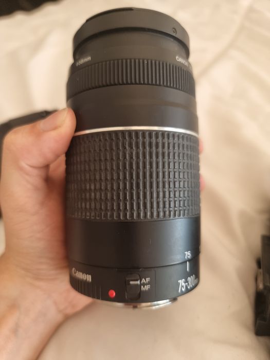 Canon 1300D com lentes 70-300 mm e 18-35mm