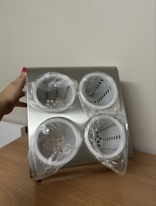 Porta-talheres com 4 compartimentos