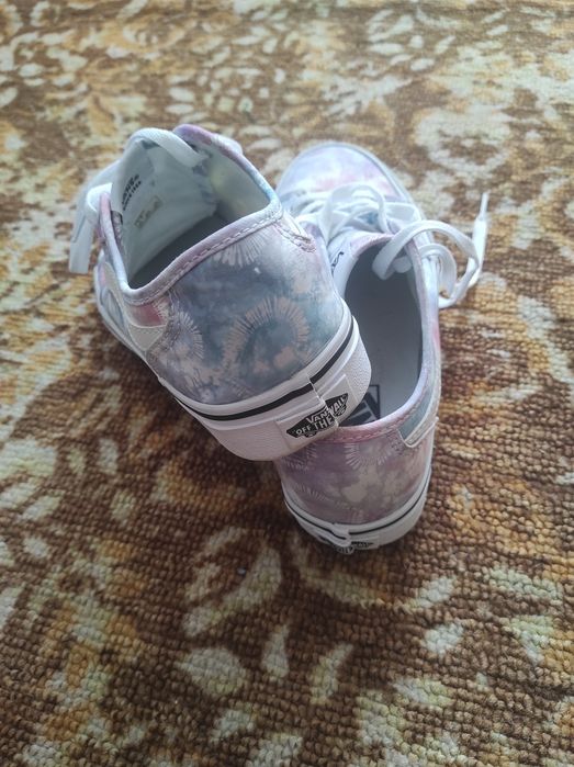 Кеди Vans "Тай-дай" жіночі, 38 EUR, US 7.5. Стан нових.