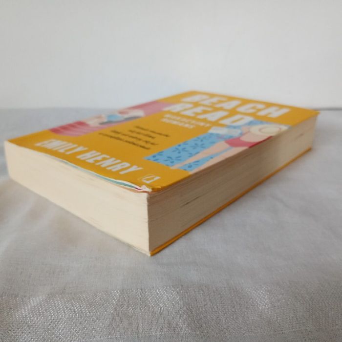 Beach Read. Emily Henry